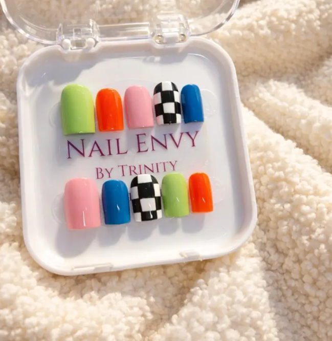 Summer Press On Nails | Handmade Reusable Glue-On Nail Set | Custom Sizes | Salon Quality False Nails | Beach Vacation Nail Design | Gift for Her