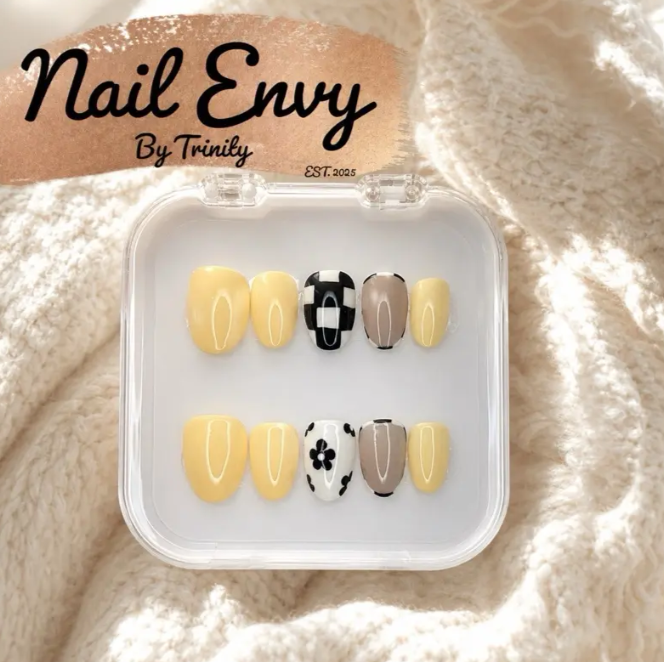 Summer Press On Nails | Handmade Reusable Glue-On Nail Set | Custom Sizes | Salon Quality False Nails | Beach Vacation Nail Design | Gift for Her