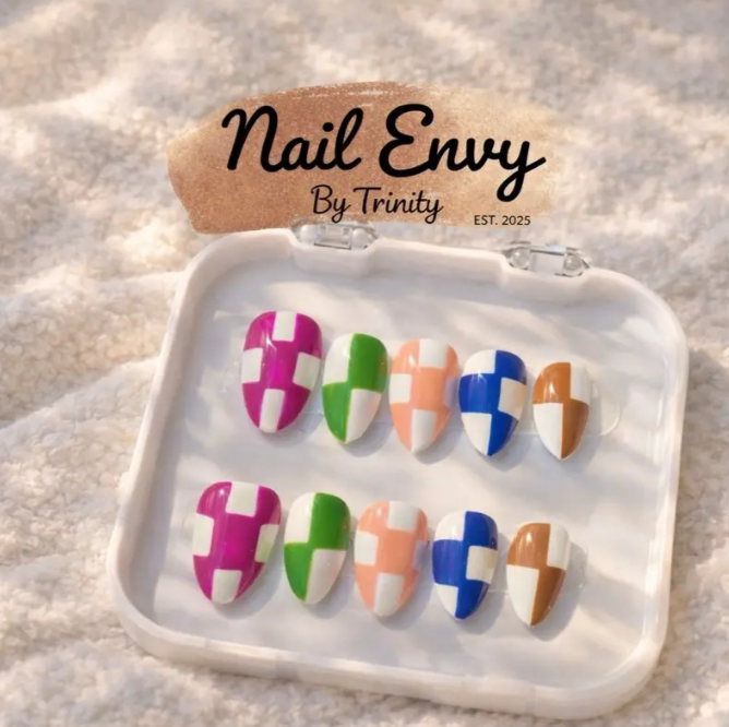 Summer Press On Nails | Handmade Reusable Glue-On Nail Set | Custom Sizes | Salon Quality False Nails | Beach Vacation Nail Design | Gift for Her