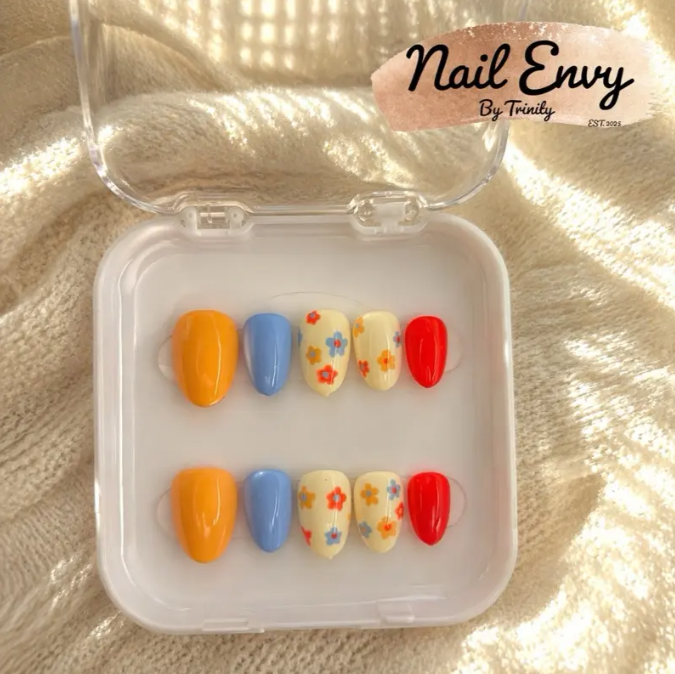 Summer Press On Nails | Handmade Reusable Glue-On Nail Set | Custom Sizes | Salon Quality False Nails | Beach Vacation Nail Design | Gift for Her