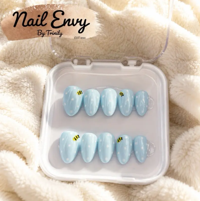 Summer Press On Nails | Handmade Reusable Glue-On Nail Set | Custom Sizes | Salon Quality False Nails | Beach Vacation Nail Design | Gift for Her