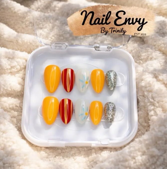 Summer Press On Nails | Handmade Reusable Glue-On Nail Set | Custom Sizes | Salon Quality False Nails | Beach Vacation Nail Design | Gift for Her