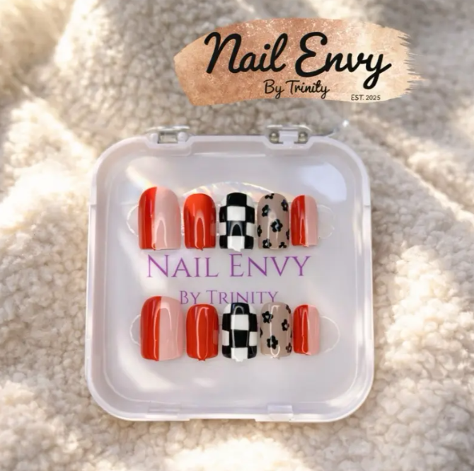 Summer Press On Nails | Handmade Reusable Glue-On Nail Set | Custom Sizes | Salon Quality False Nails | Beach Vacation Nail Design | Gift for Her