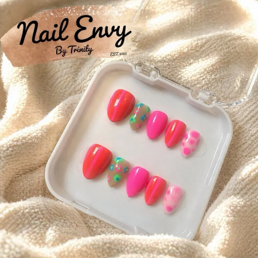 Summer Press On Nails | Handmade Reusable Glue-On Nail Set | Custom Sizes | Salon Quality False Nails | Beach Vacation Nail Design | Gift for Her