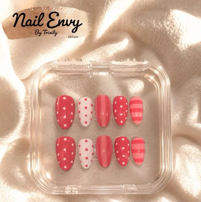 Summer Press On Nails | Handmade Reusable Glue-On Nail Set | Custom Sizes | Salon Quality False Nails | Beach Vacation Nail Design | Gift for Her