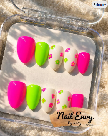 Summer Press On Nails | Handmade Reusable Glue-On Nail Set | Custom Sizes | Salon Quality False Nails | Beach Vacation Nail Design | Gift for Her